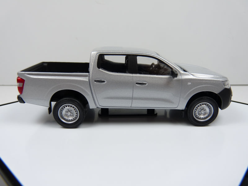 REN12 VOITURE 1/43 NOREV dealer pack RENAULT Alaskan grise 2017 Pick-up 4X4